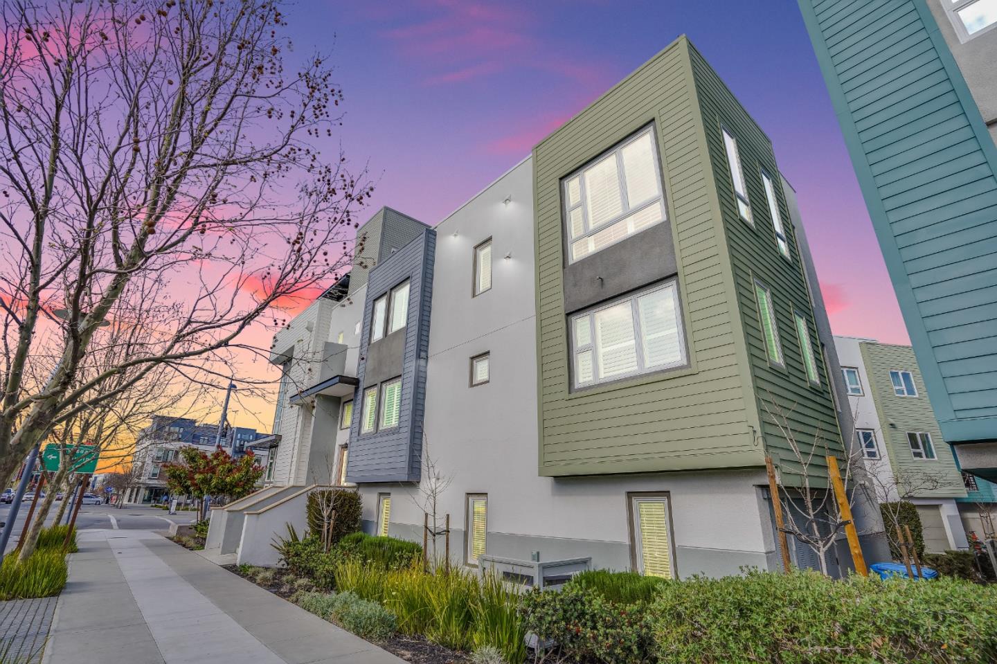 Neighborhood Neighborhood-102