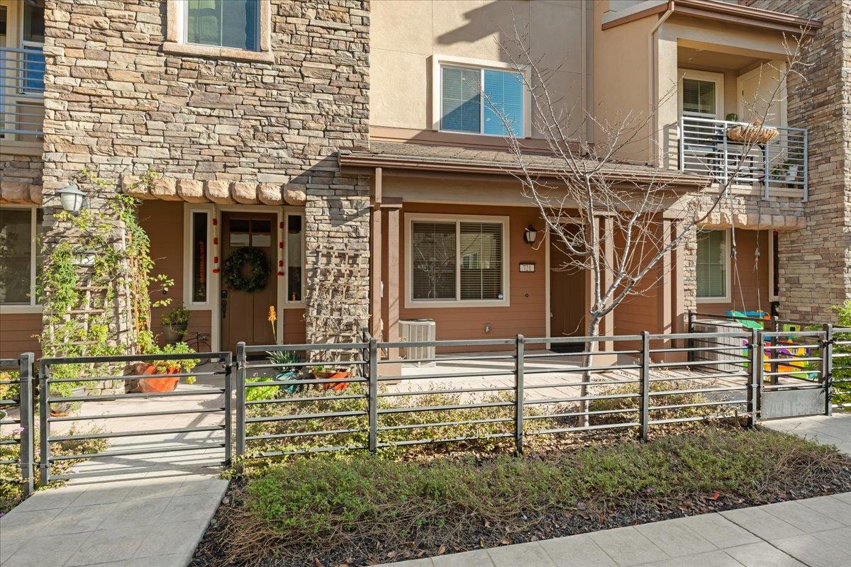 Neighborhood Neighborhood-51