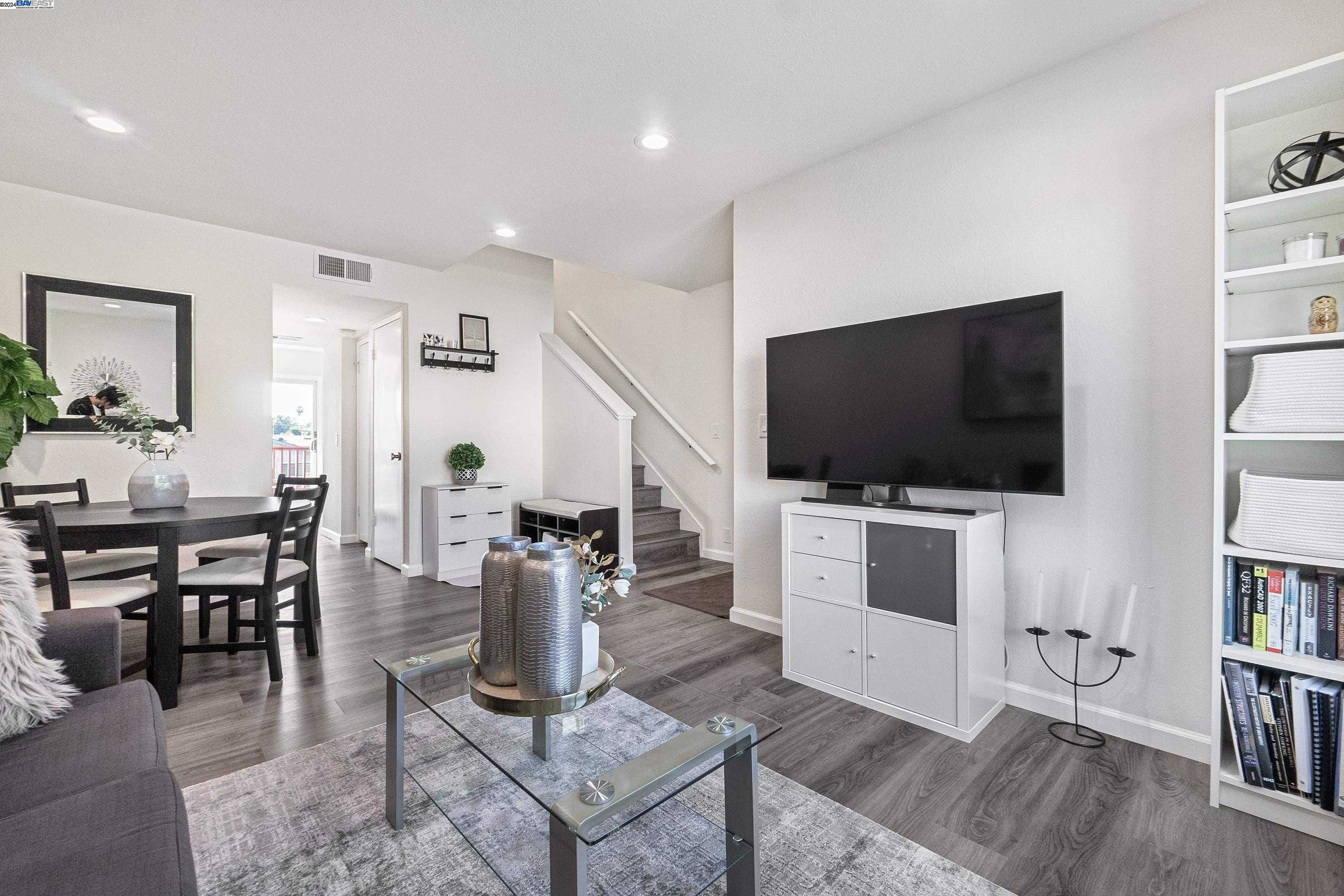 Neighborhood Neighborhood-14