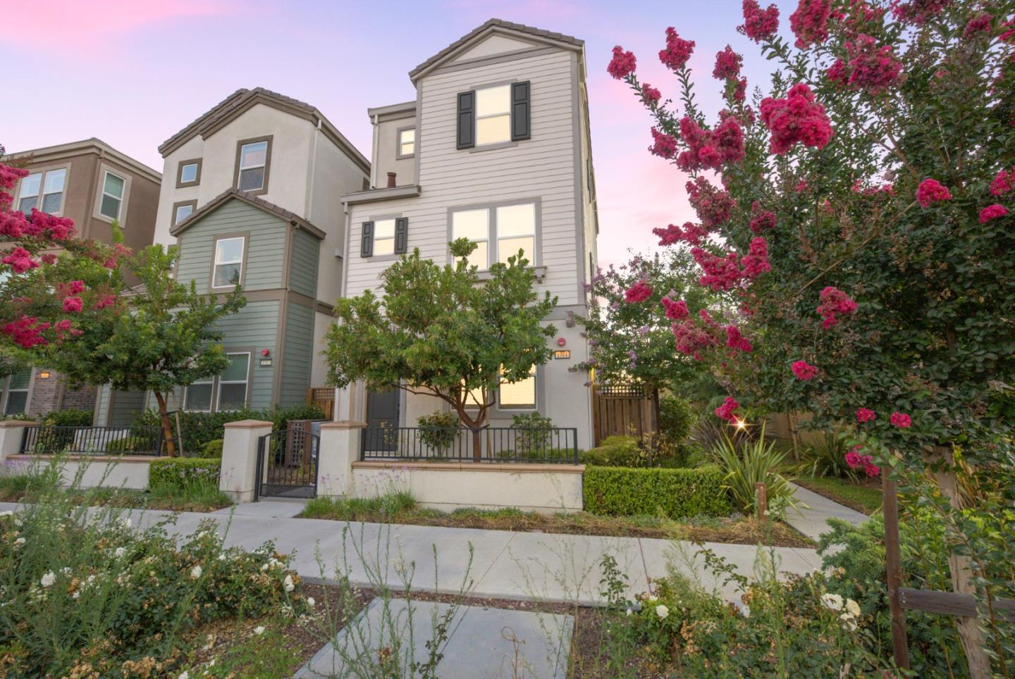 Neighborhood Neighborhood-1