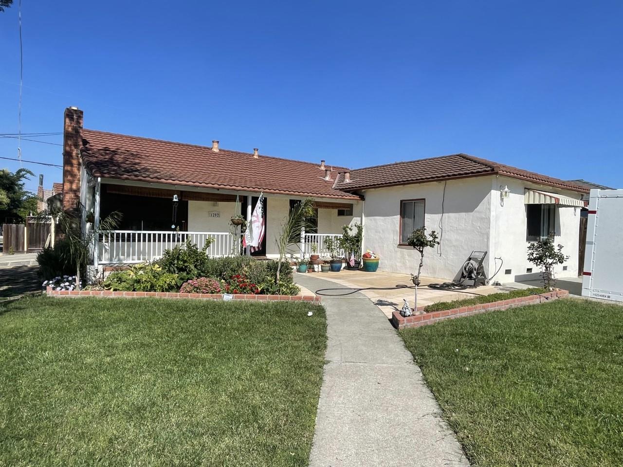 Neighborhood Neighborhood-12