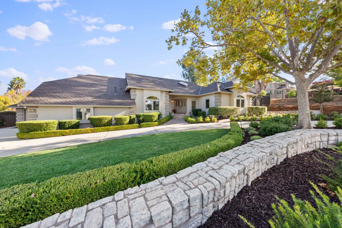 Neighborhood Neighborhood-16