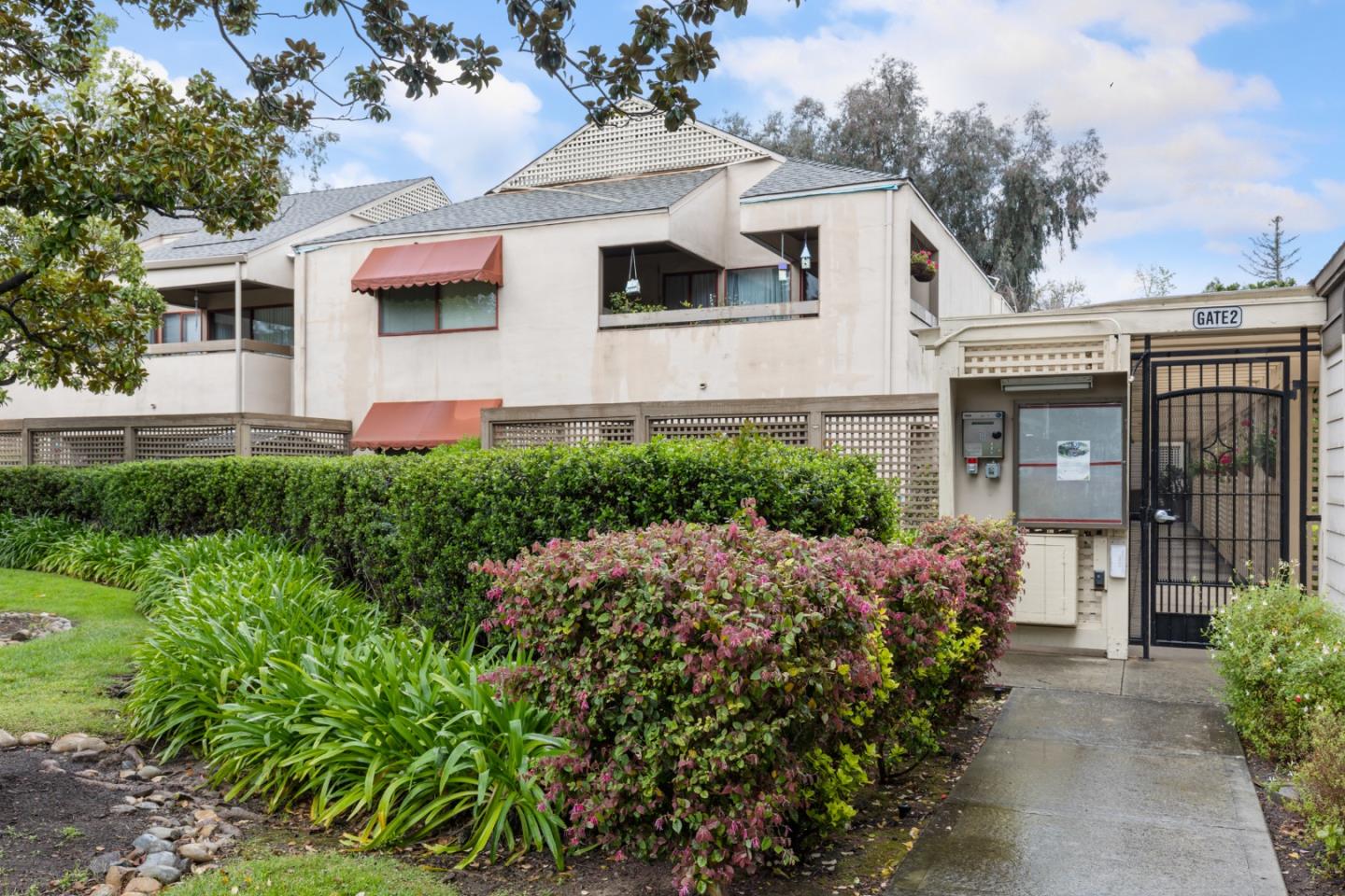 Neighborhood Neighborhood-18