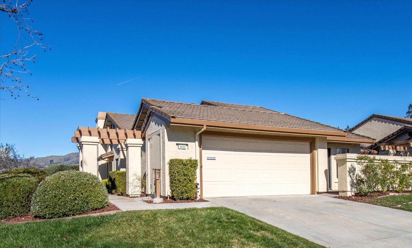 Neighborhood Neighborhood-124