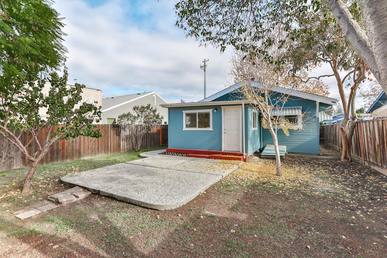 Neighborhood Neighborhood-17