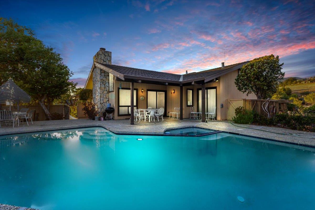 Neighborhood Neighborhood-27