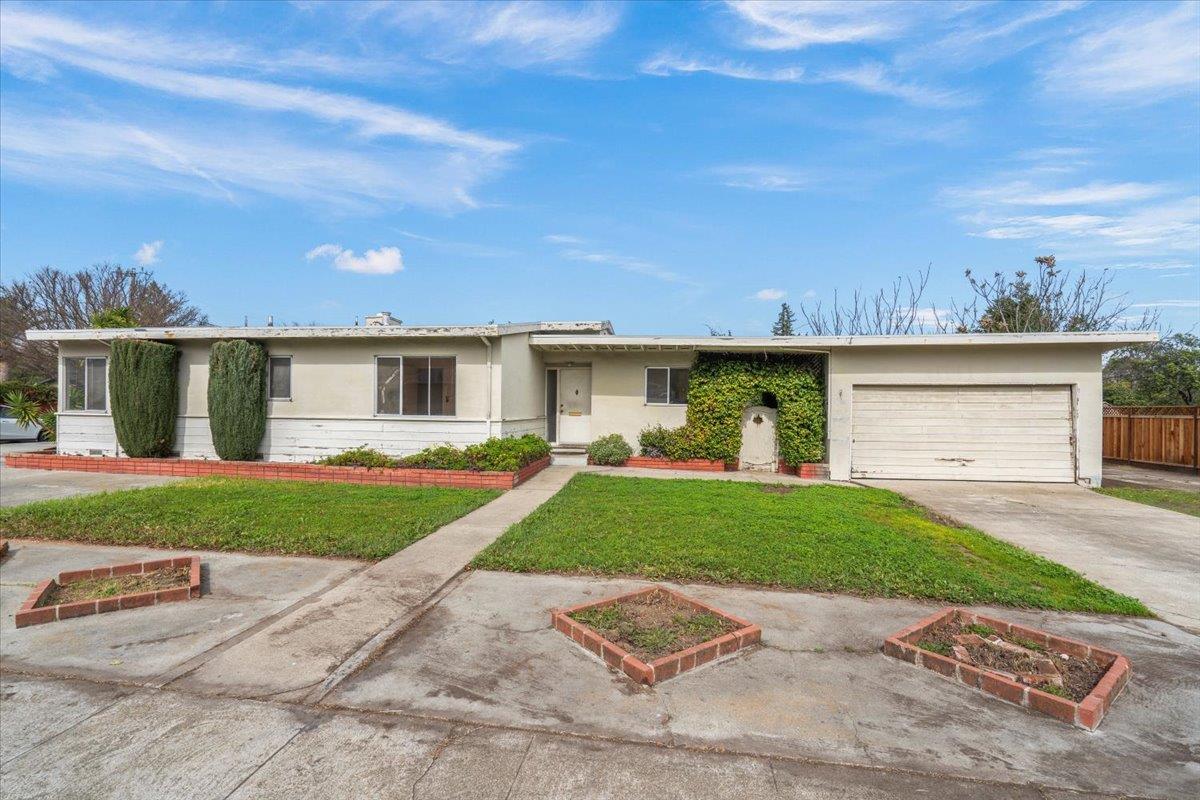 Neighborhood Neighborhood-25