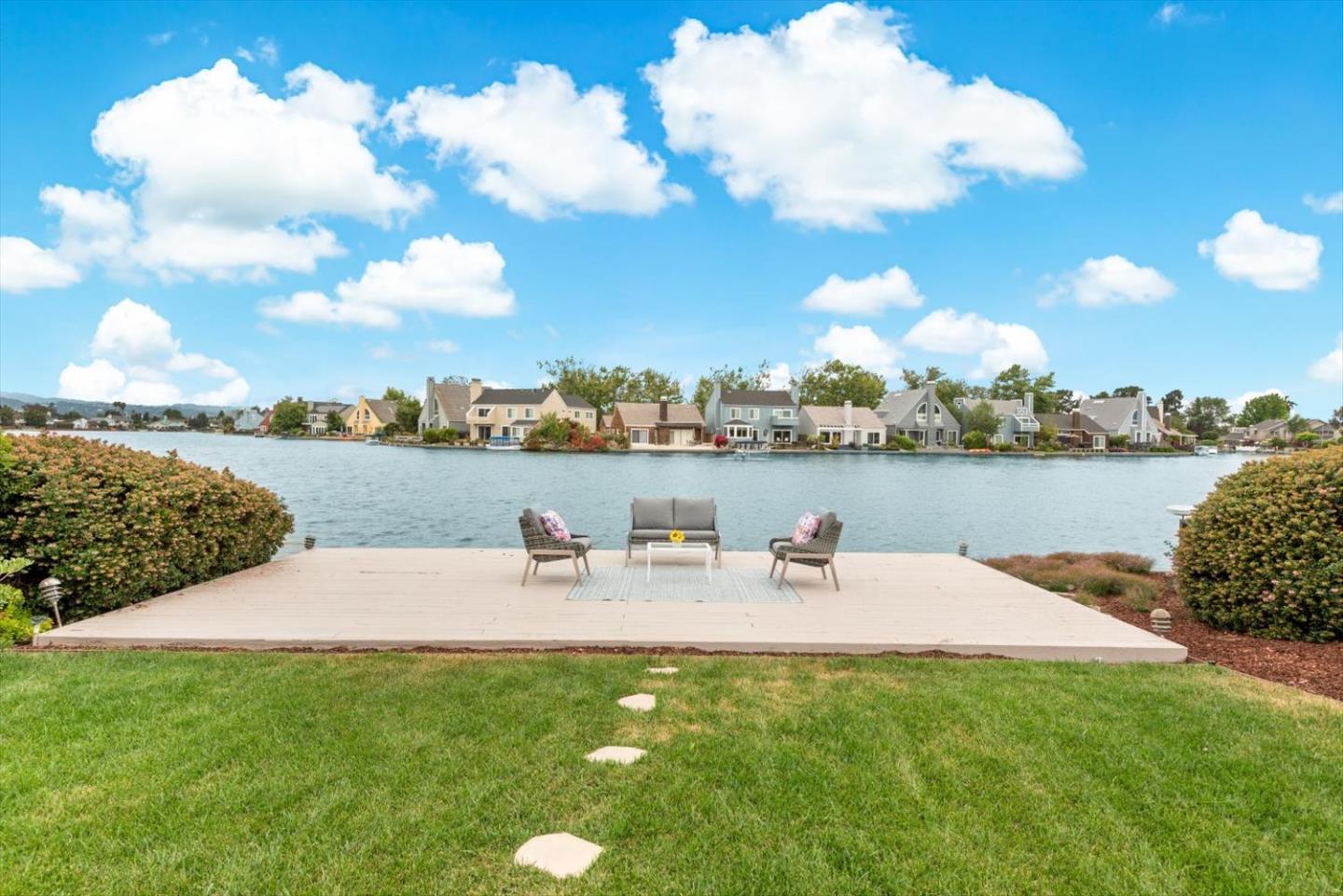 Neighborhood Neighborhood-4