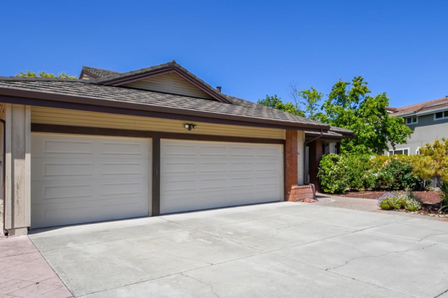 Neighborhood Neighborhood-18