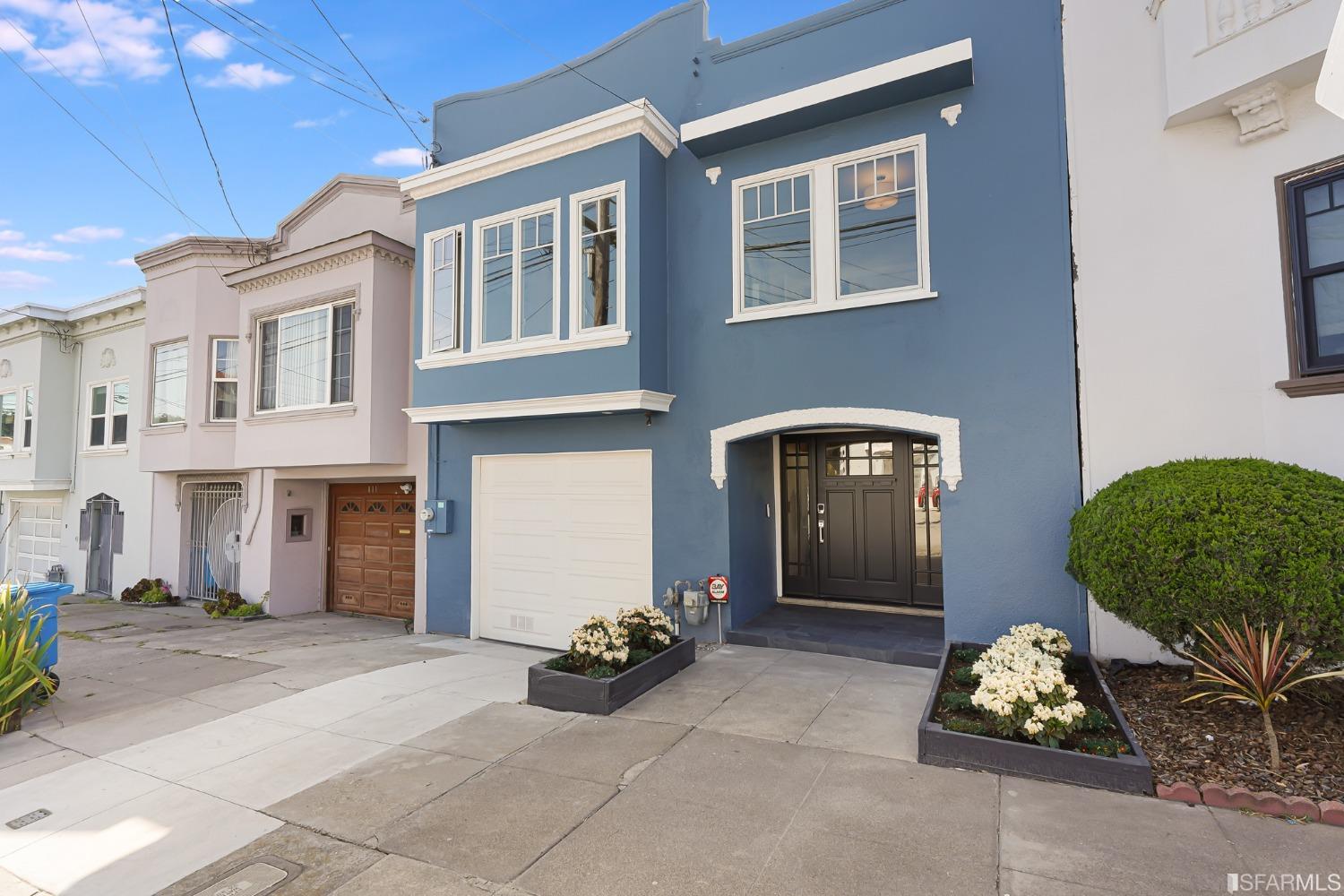 Neighborhood Neighborhood-226