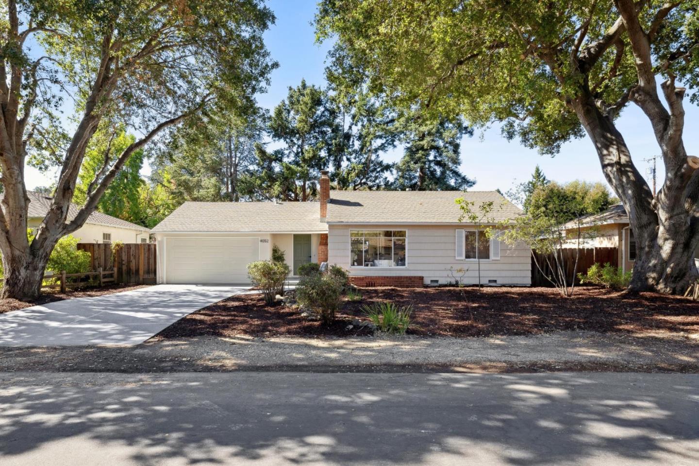 Neighborhood Neighborhood-44