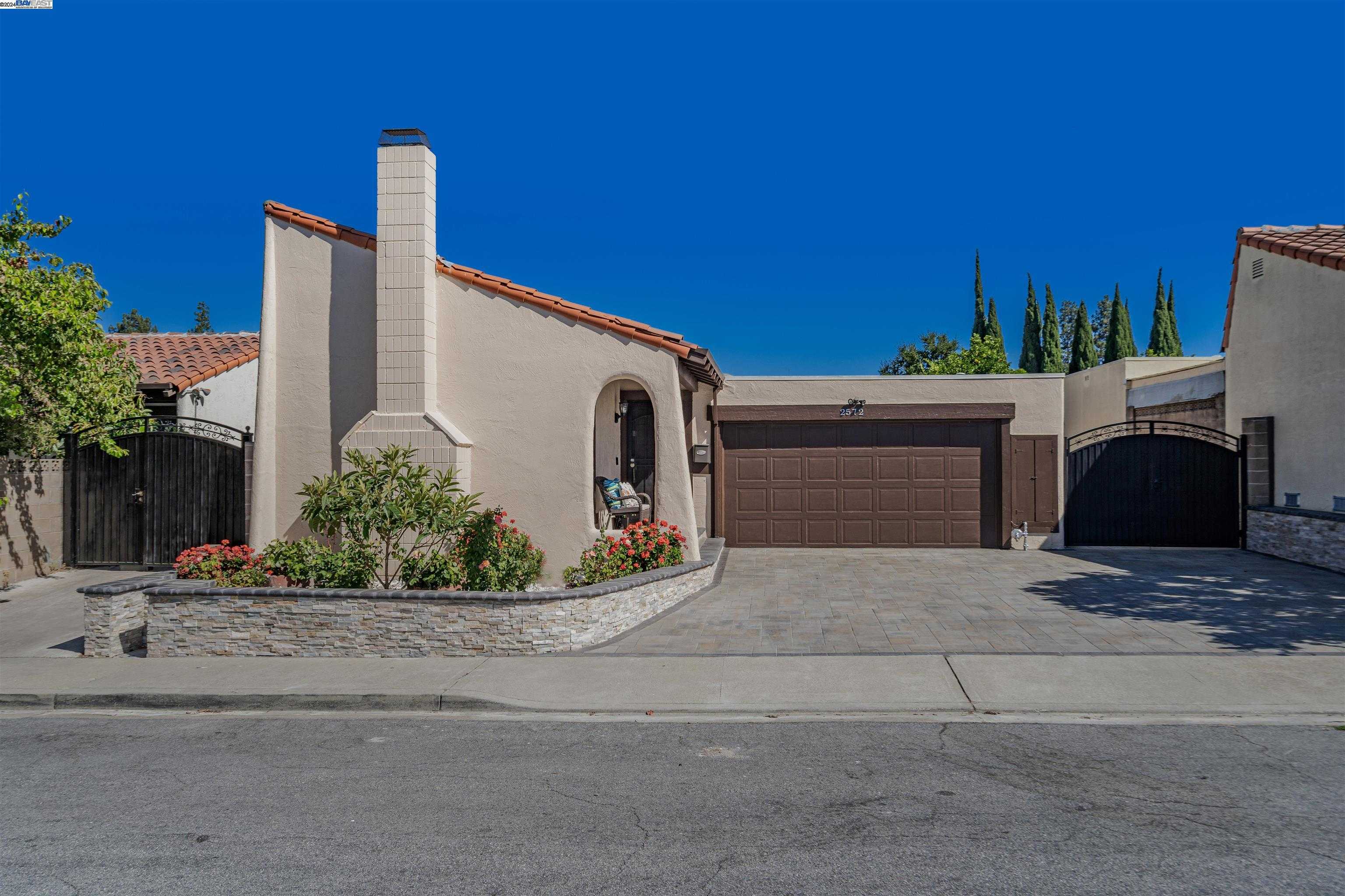 Neighborhood Neighborhood-20