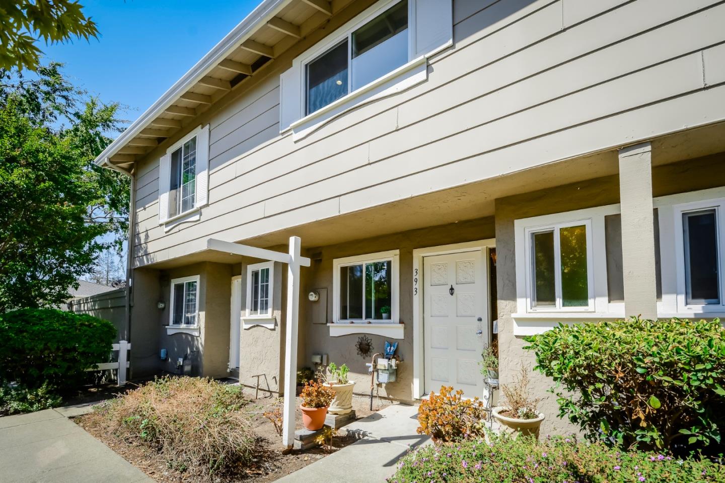 Neighborhood Neighborhood-15