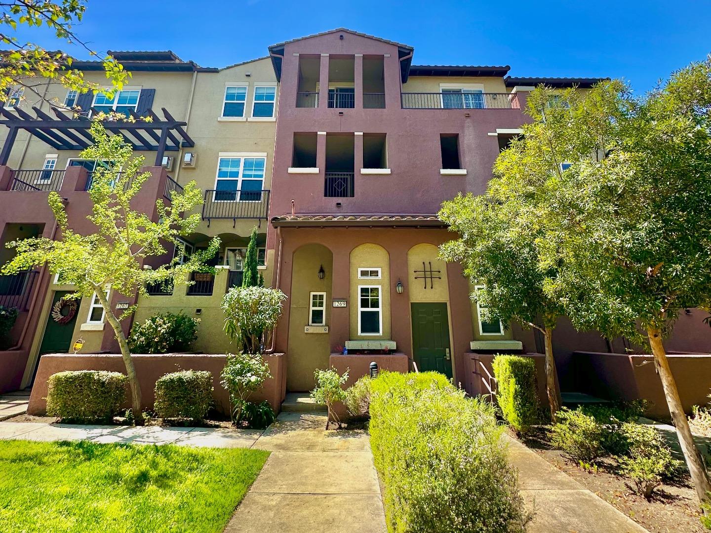 Neighborhood Neighborhood-36