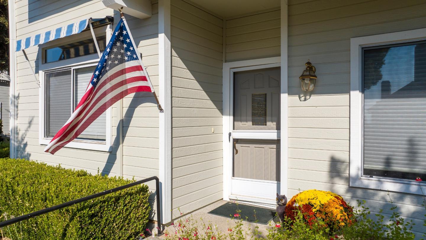 Neighborhood Neighborhood-17