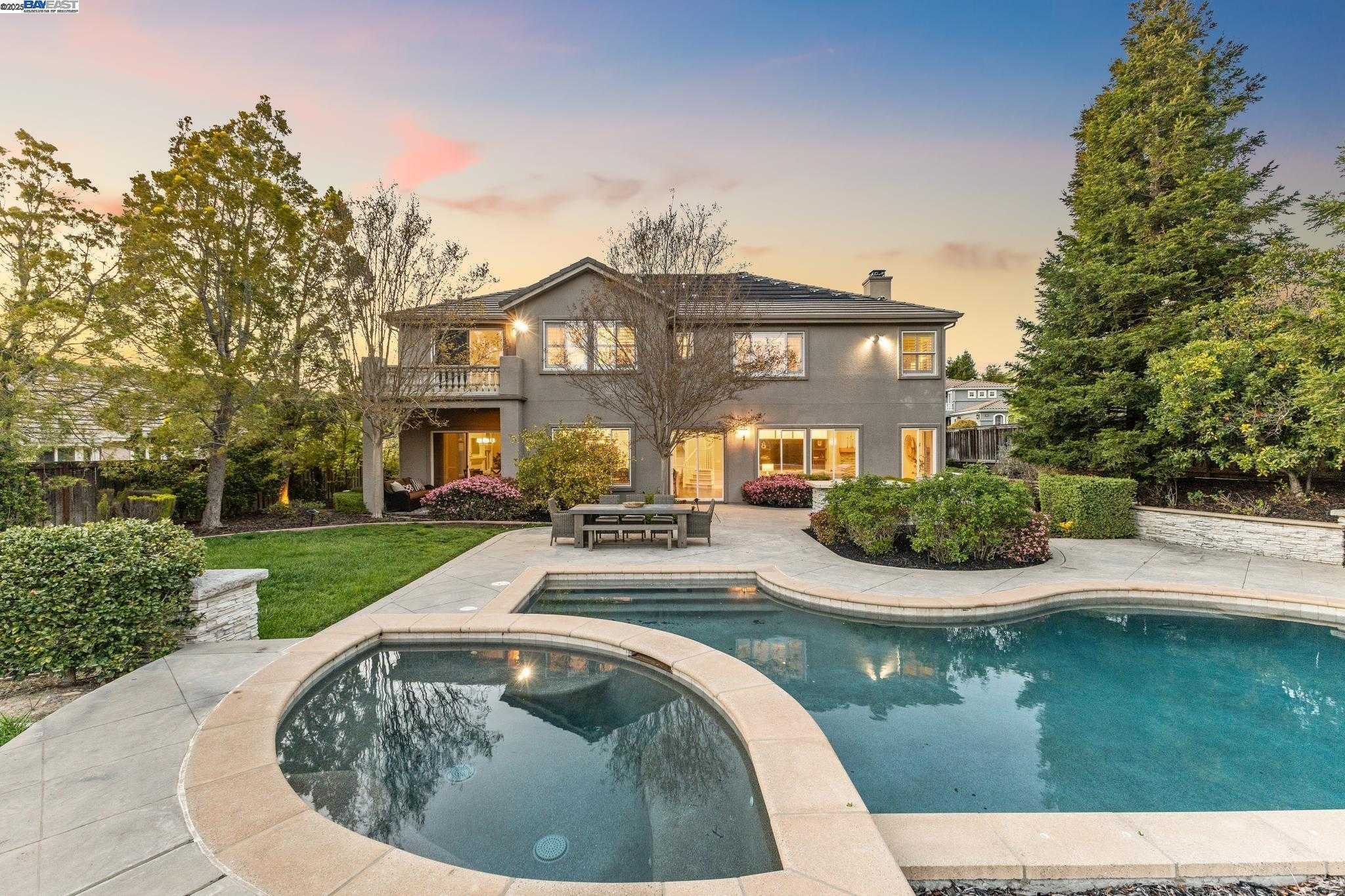 Neighborhood Neighborhood-4