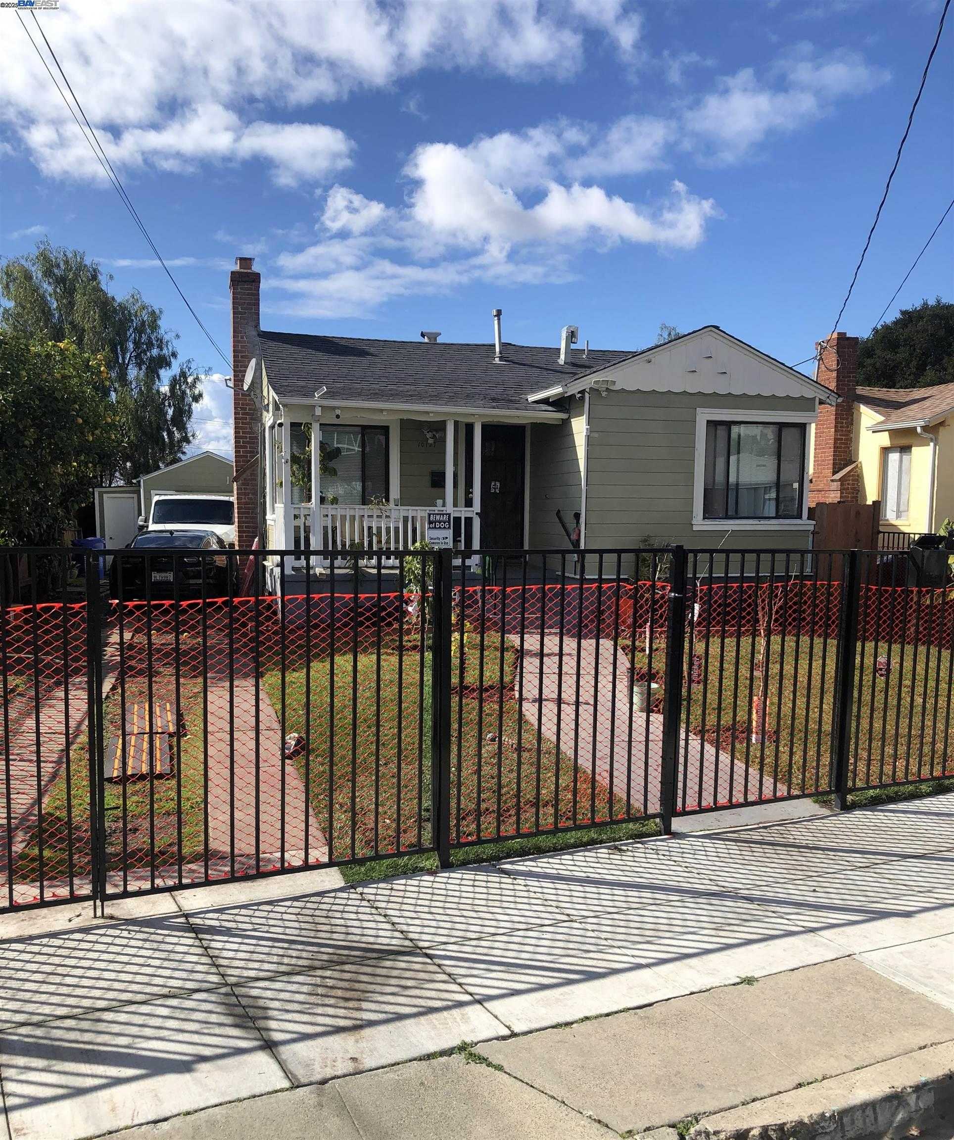 Neighborhood Neighborhood-3