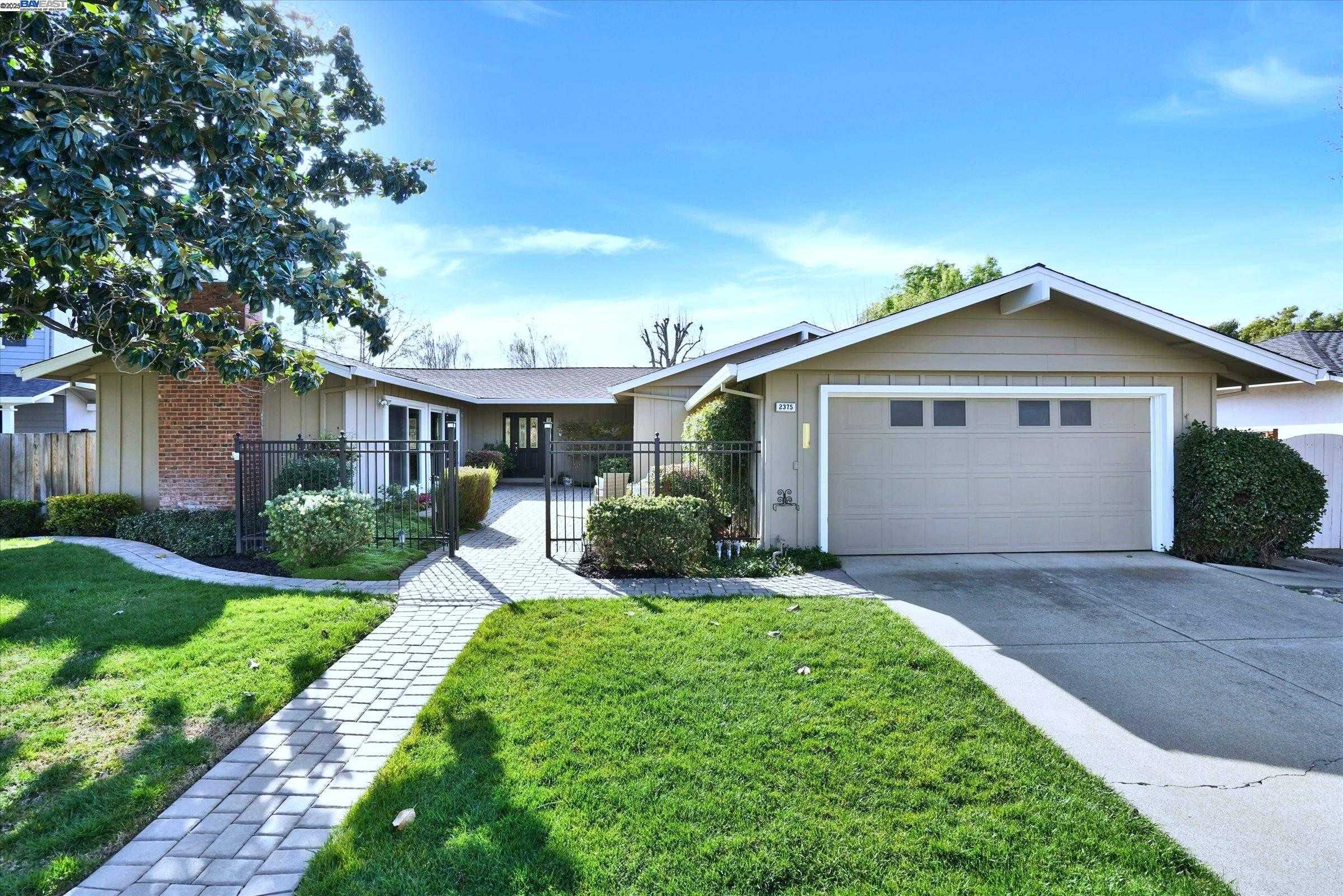 Neighborhood Neighborhood-10