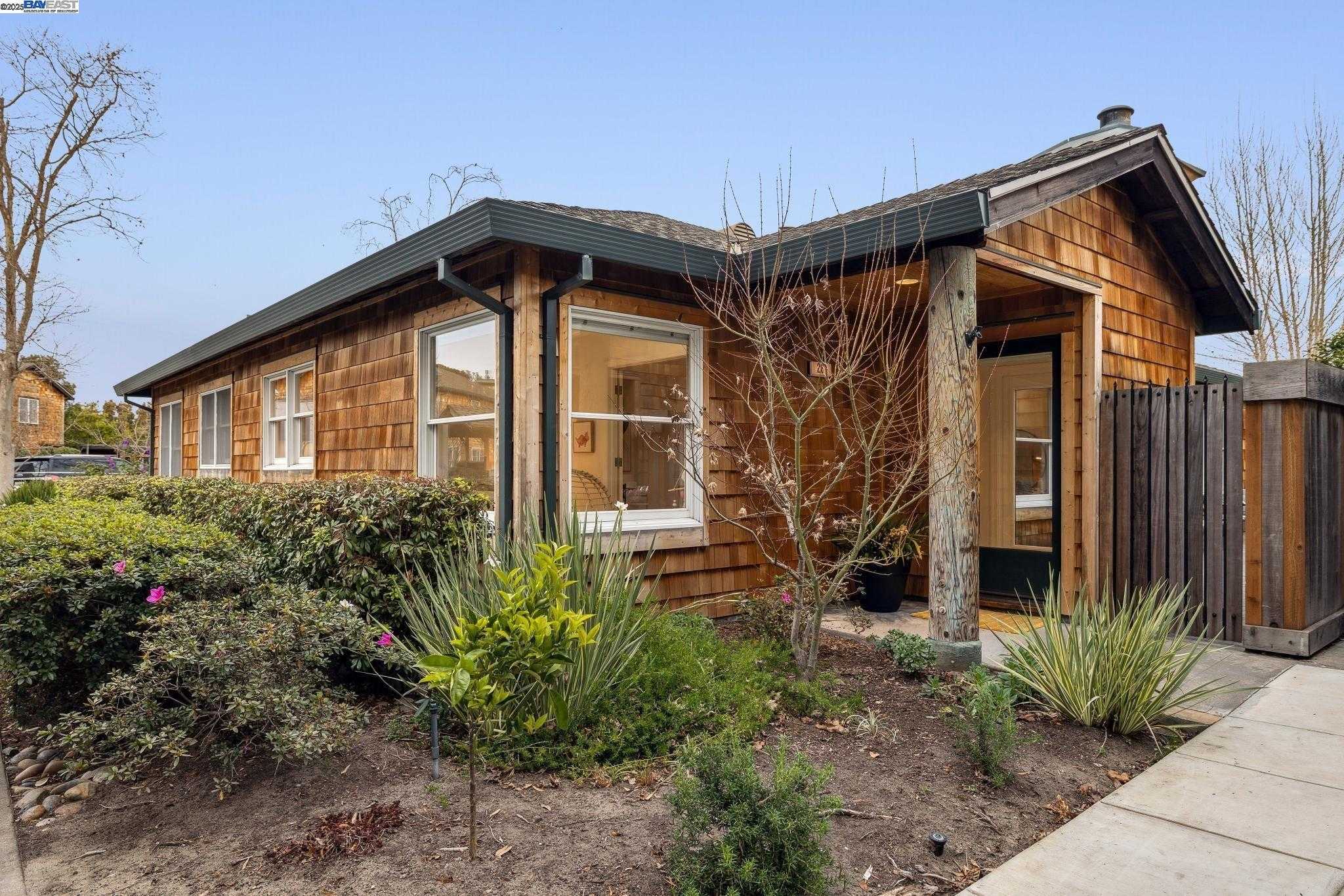 Neighborhood Neighborhood-63