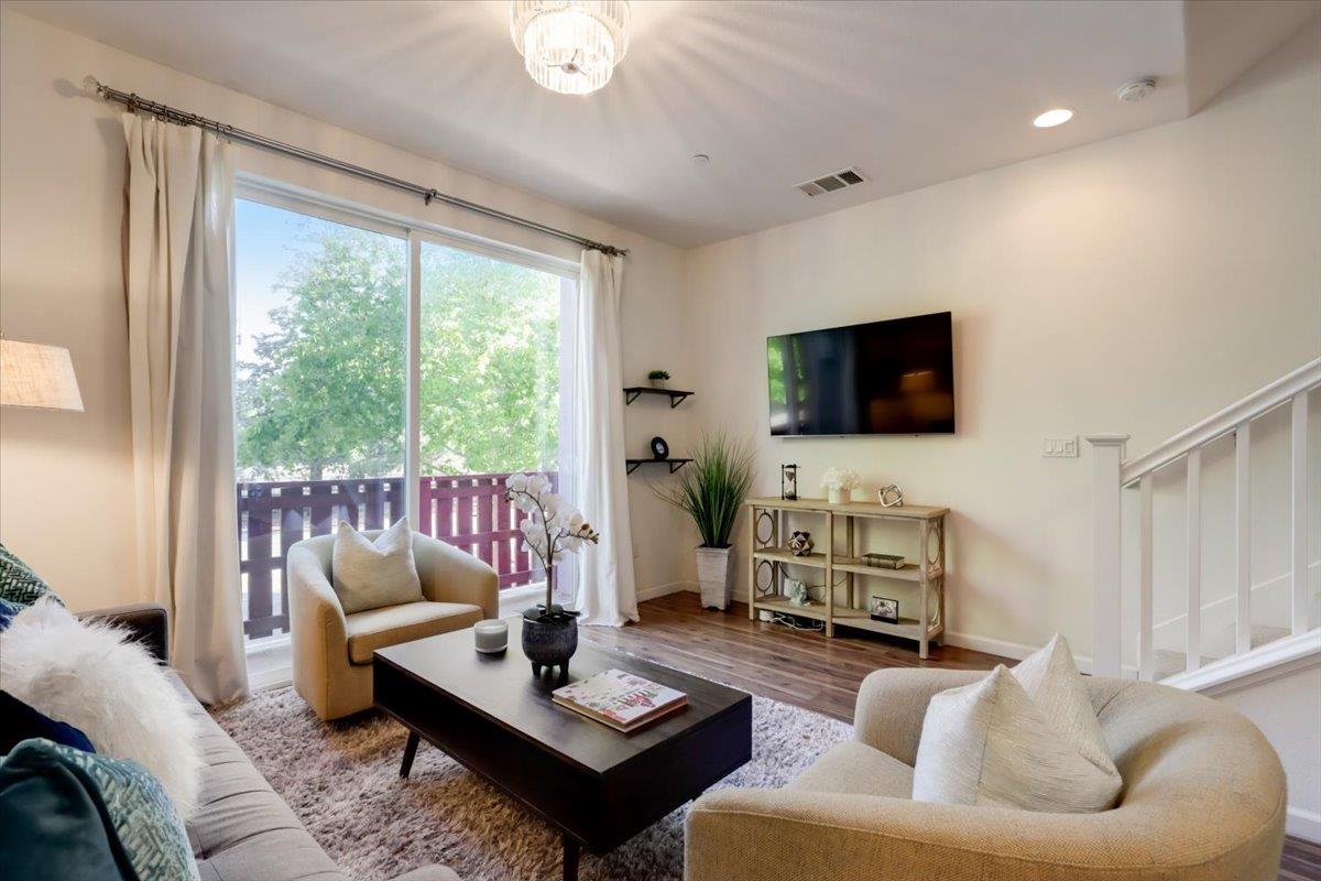 Neighborhood Neighborhood-111