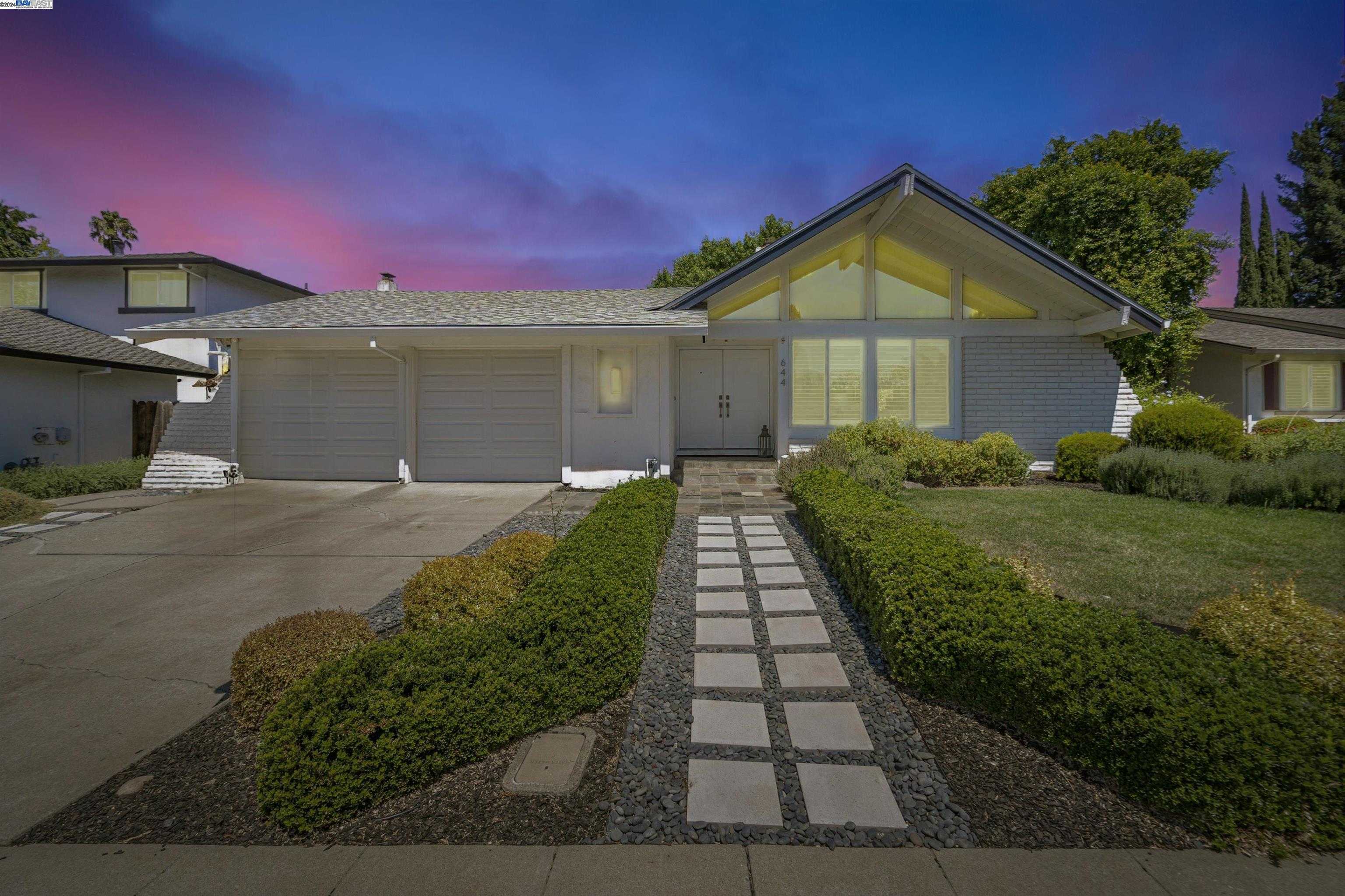 Neighborhood Neighborhood-3