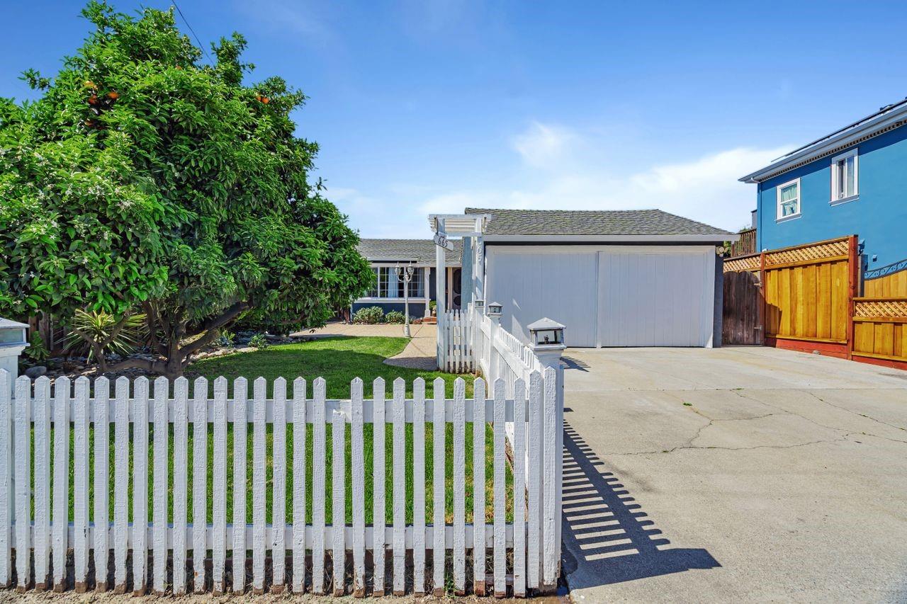 Neighborhood Neighborhood-10