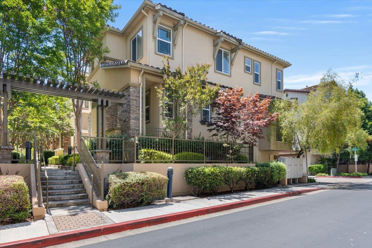 Neighborhood Neighborhood-8