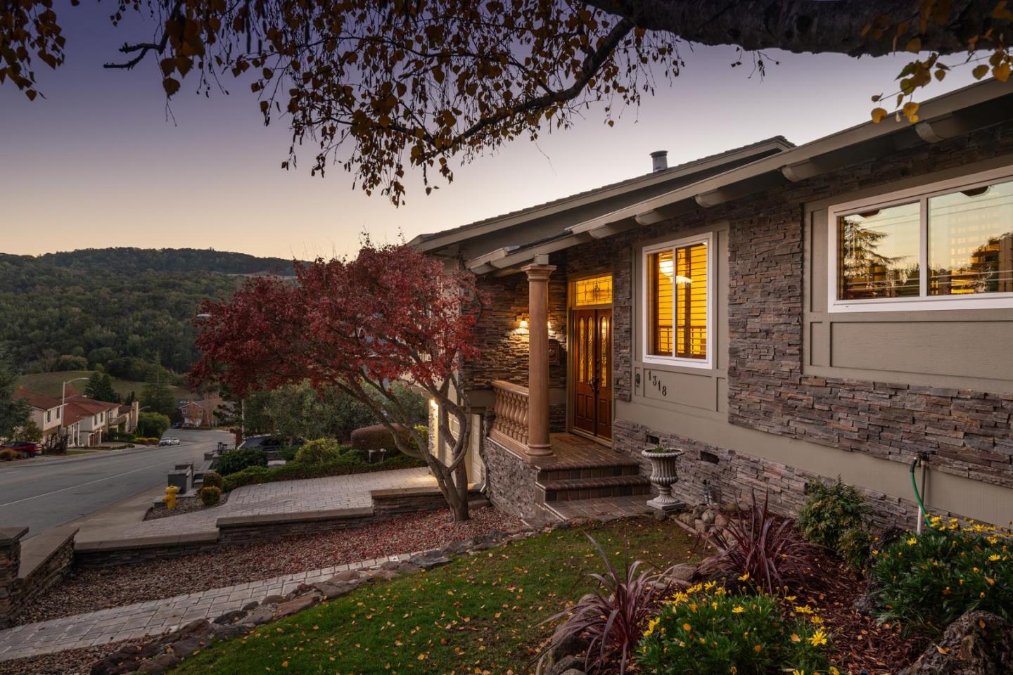 Neighborhood Neighborhood-117