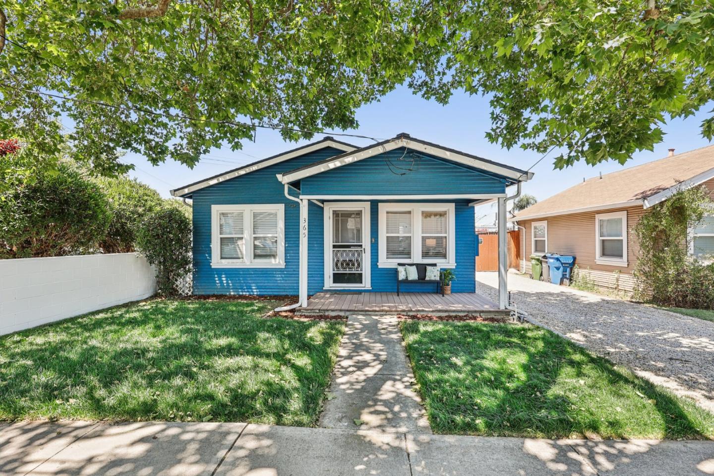 Neighborhood-19