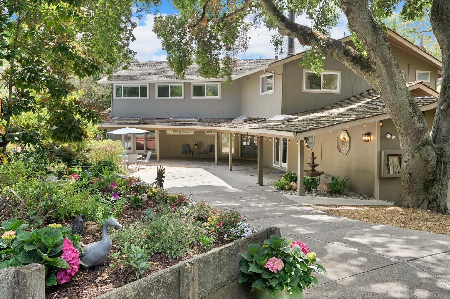 Neighborhood Neighborhood-18