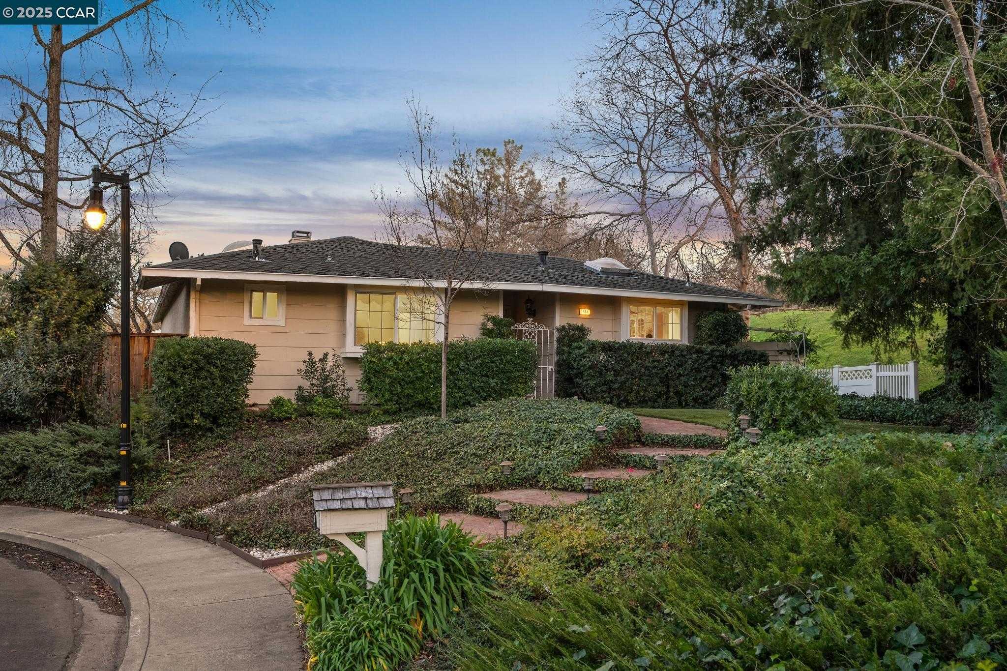 Neighborhood Neighborhood-22