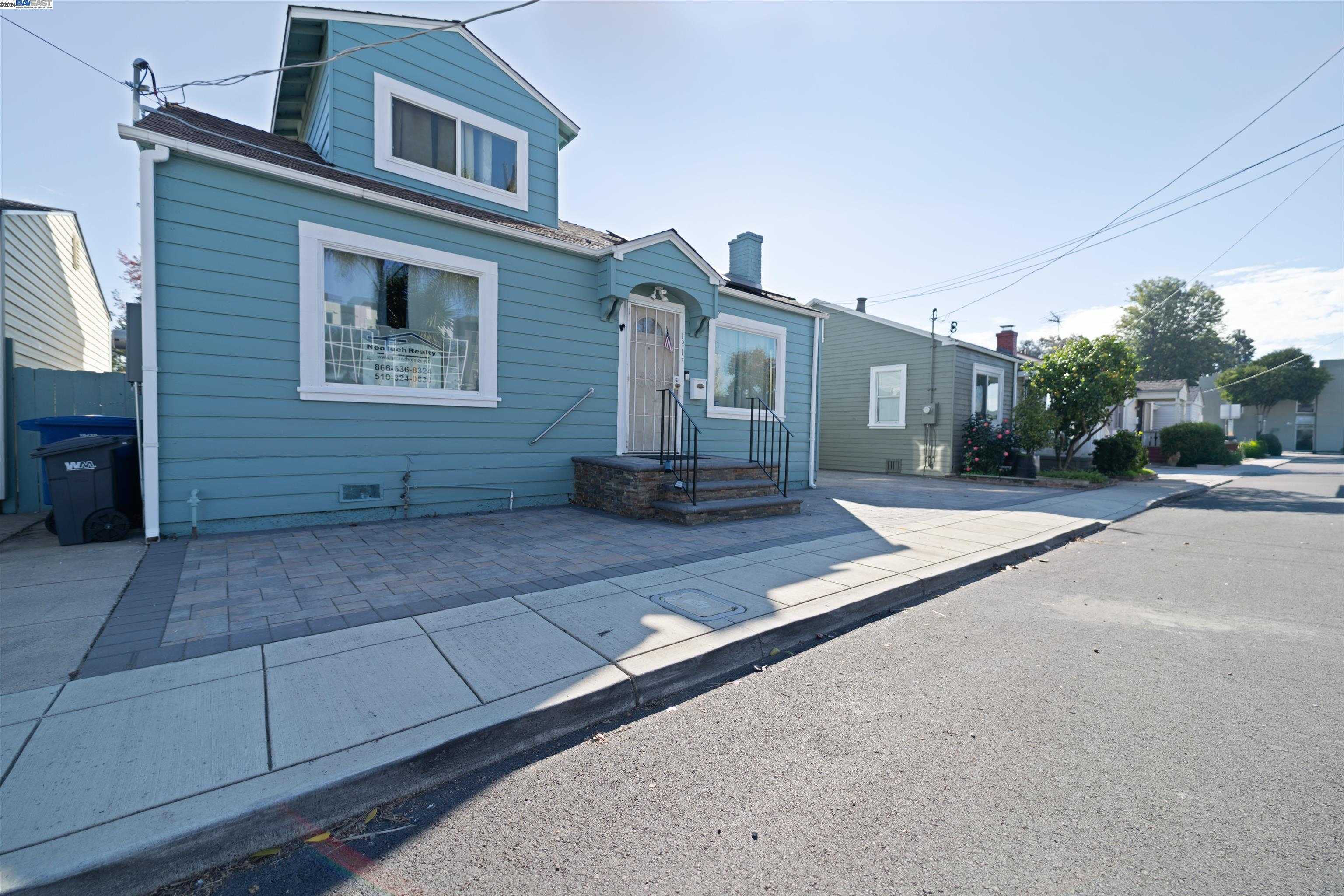 Neighborhood Neighborhood-40