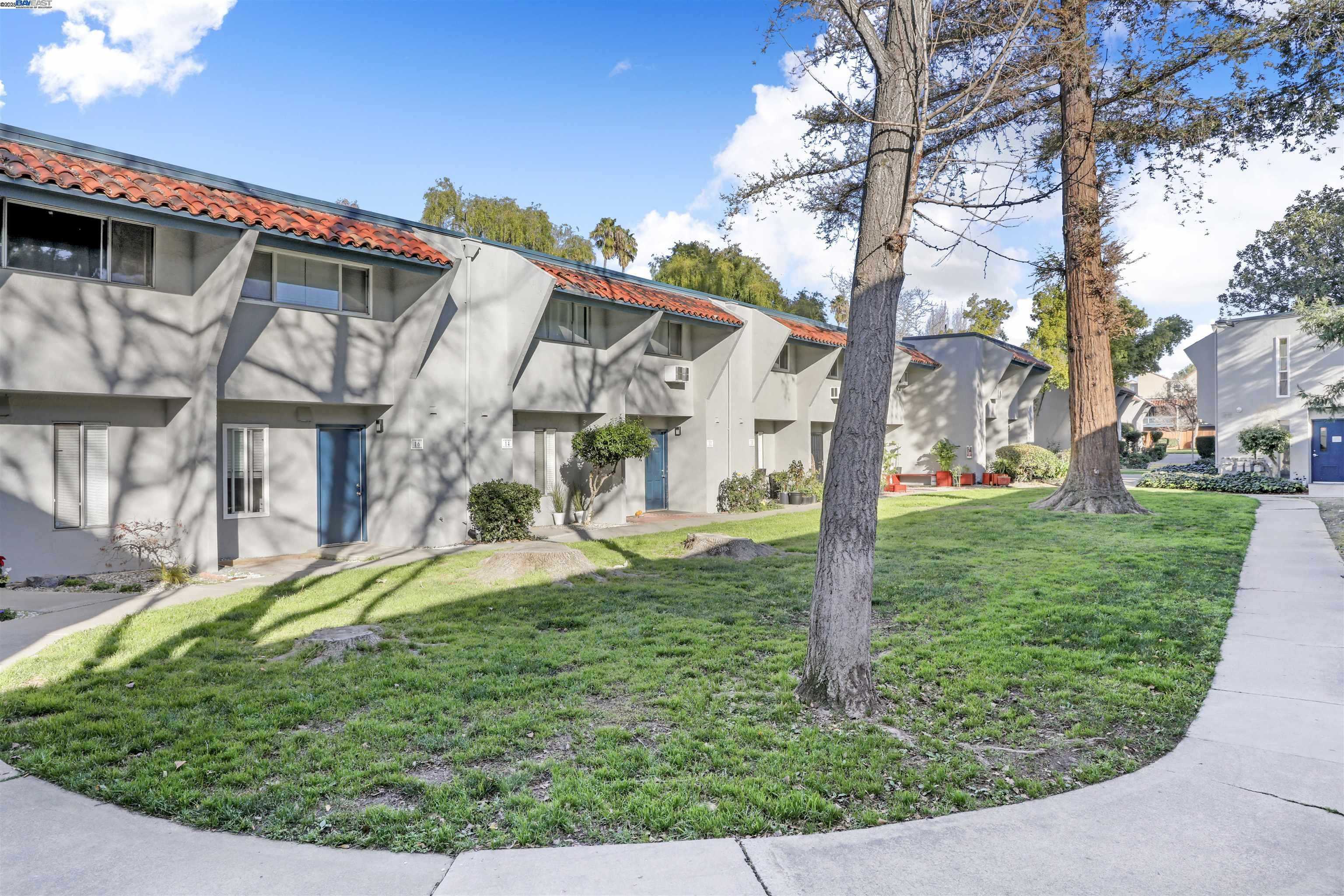 Neighborhood Neighborhood-13