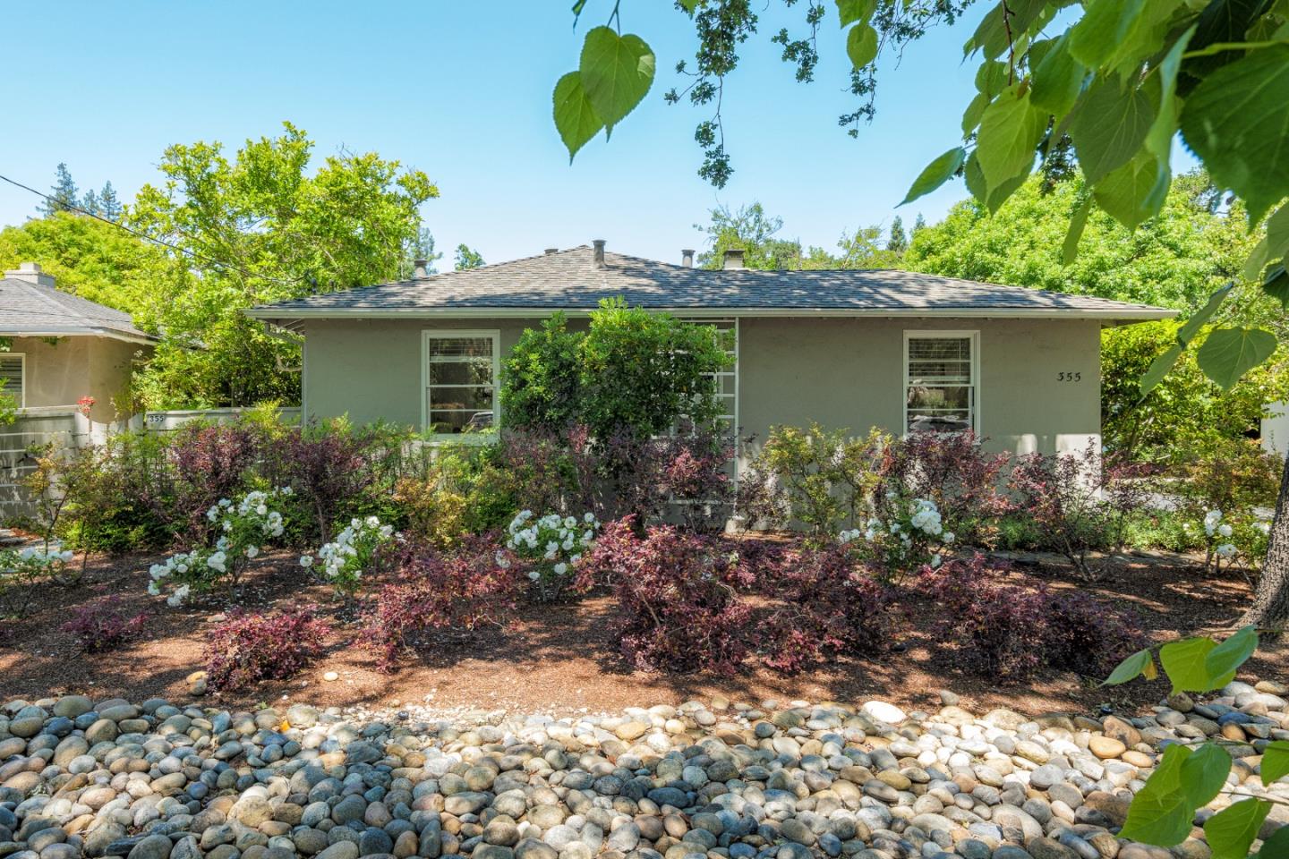 Neighborhood Neighborhood-4