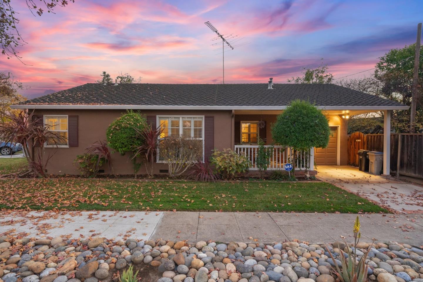 Neighborhood Neighborhood-28