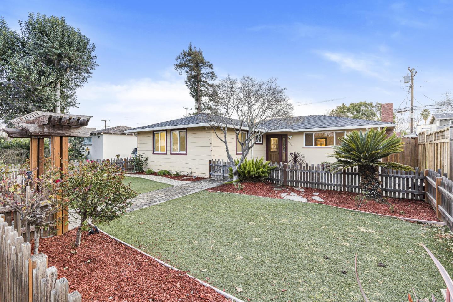 Neighborhood Neighborhood-86