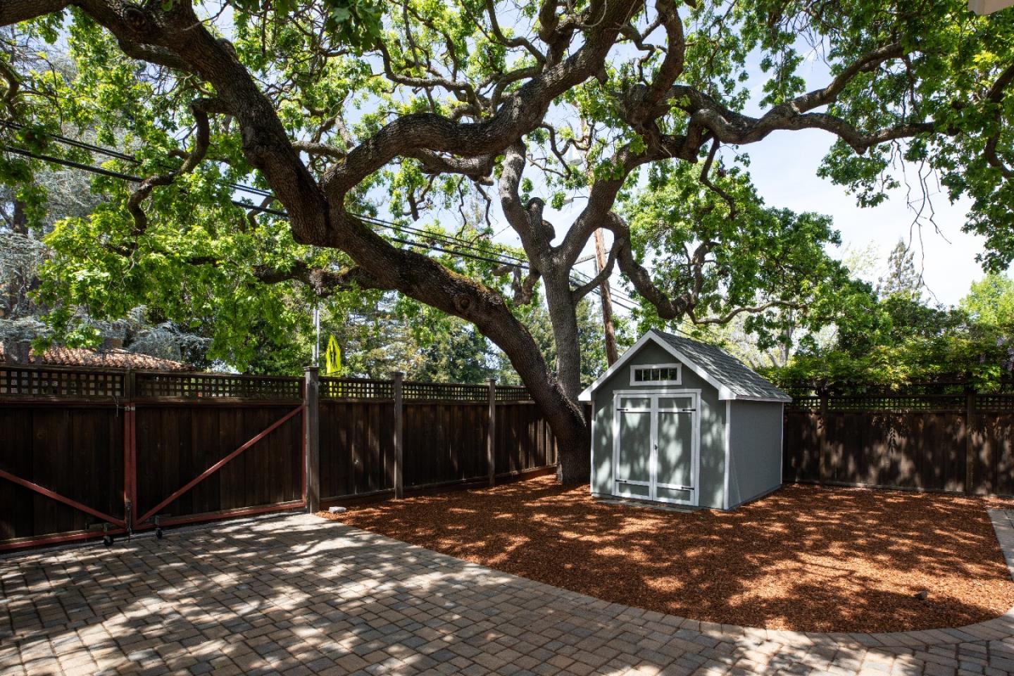 Neighborhood Neighborhood-9