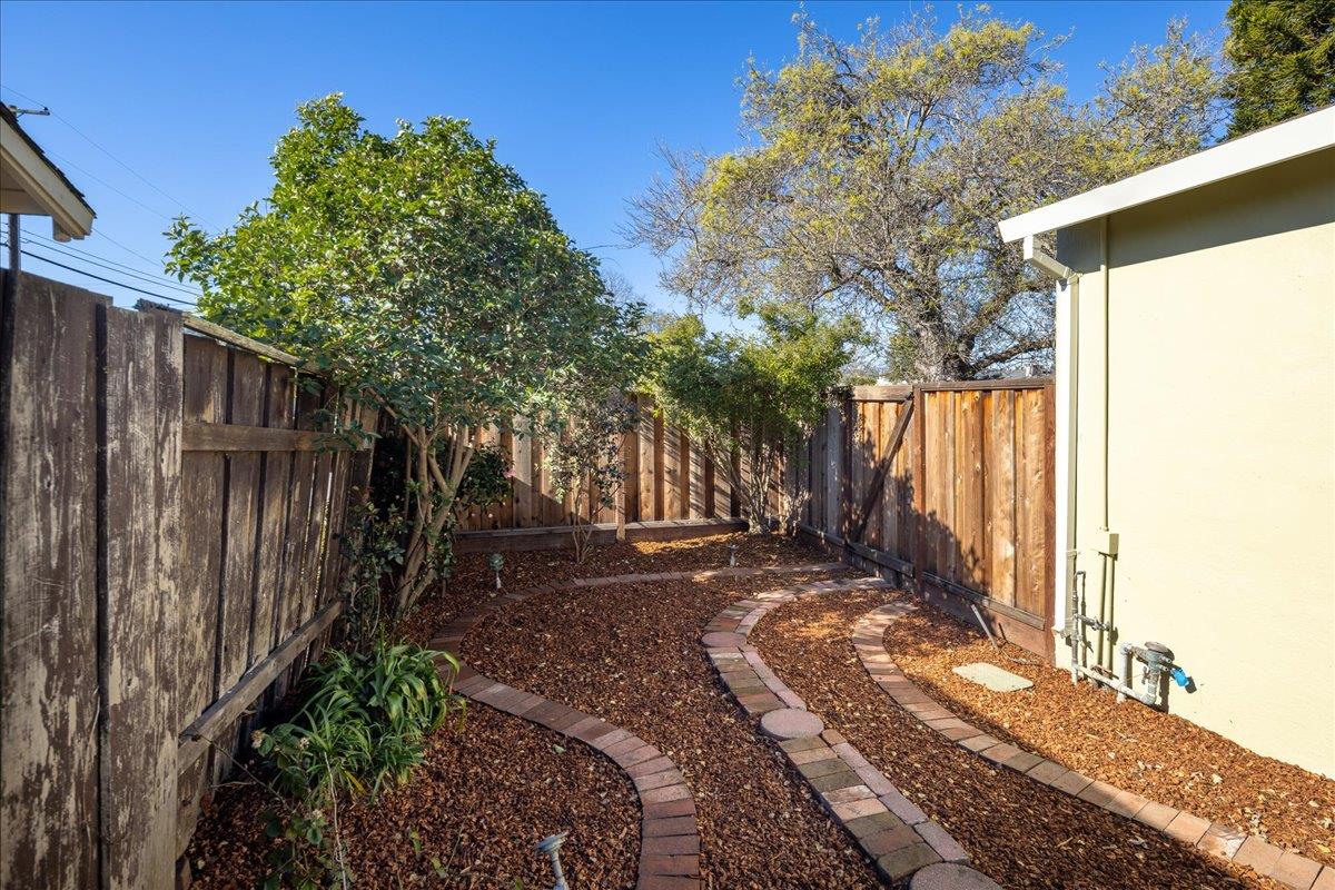 Neighborhood Neighborhood-114