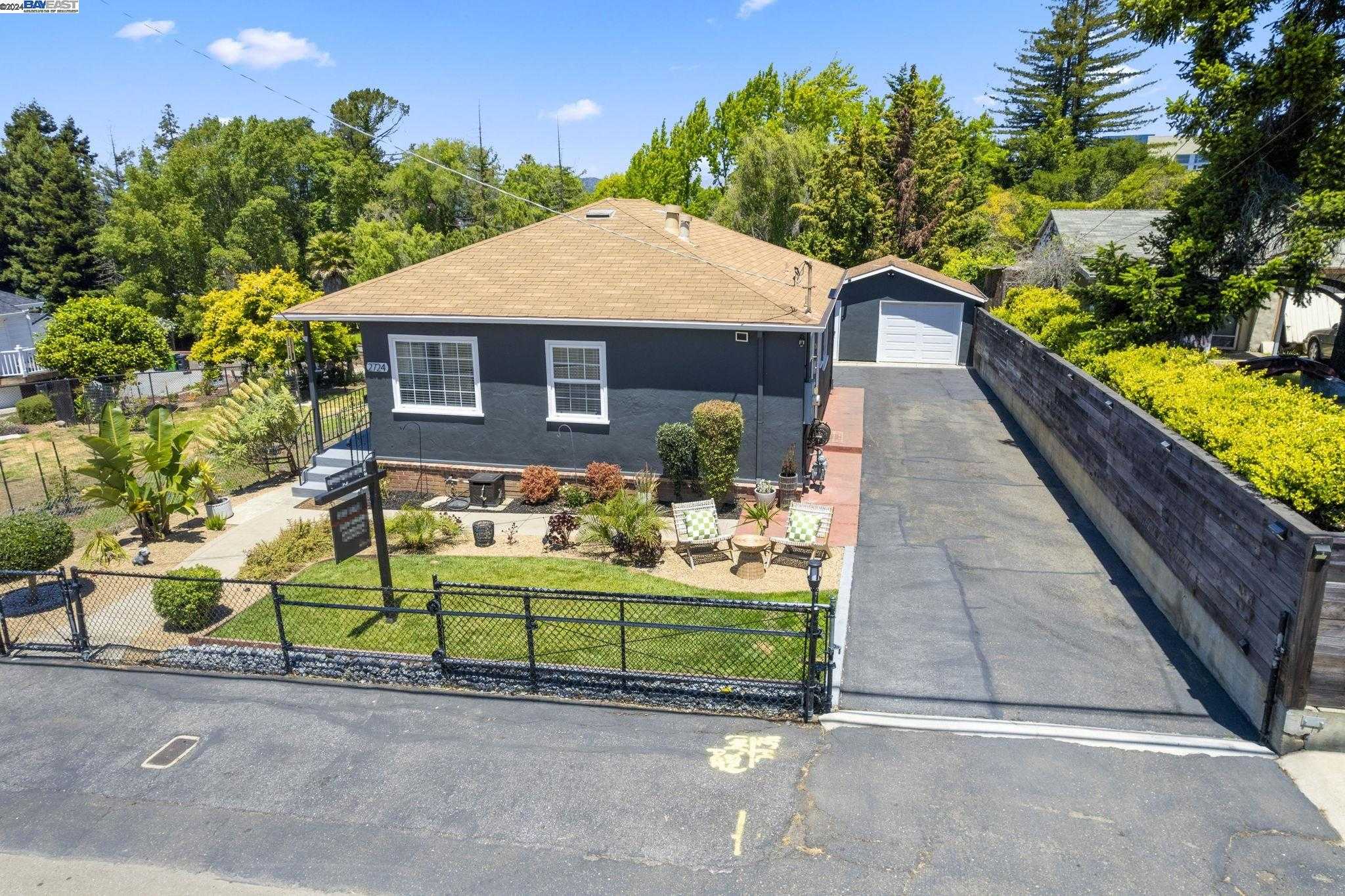 Neighborhood Neighborhood-40