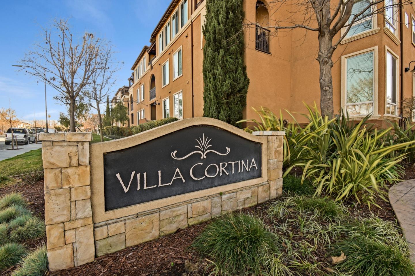 Neighborhood Neighborhood-64