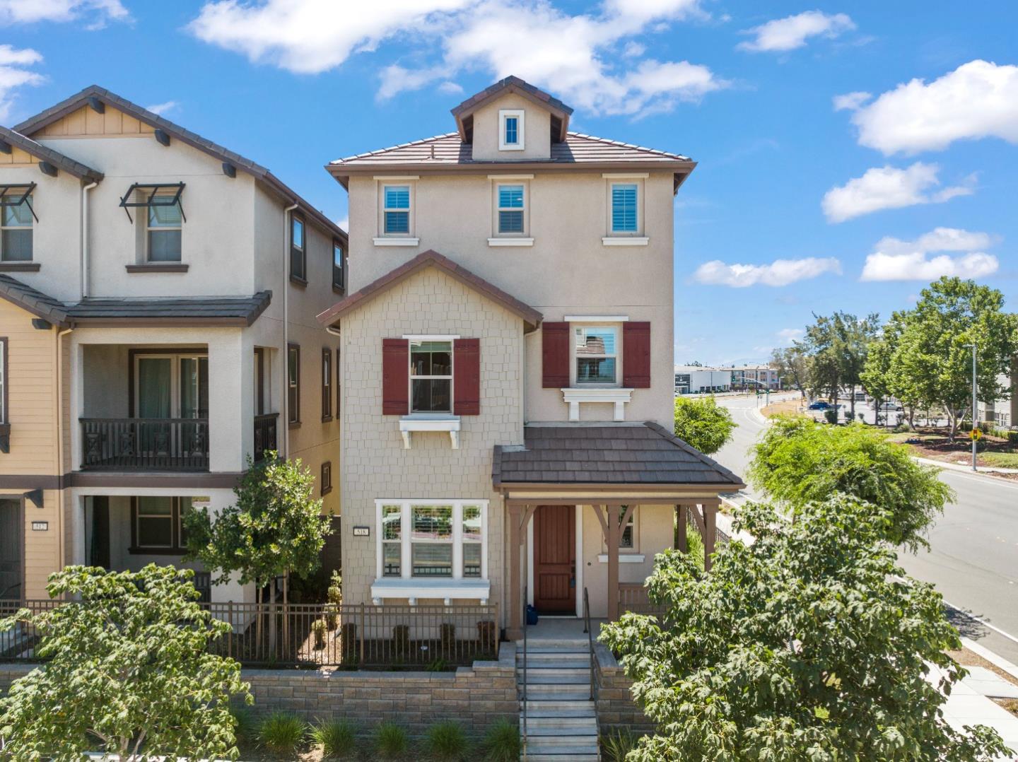 Neighborhood Neighborhood-115