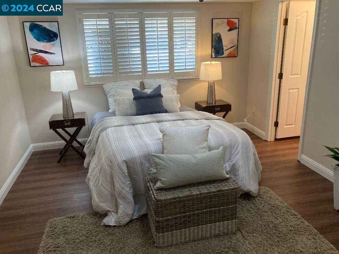 Neighborhood Neighborhood-10