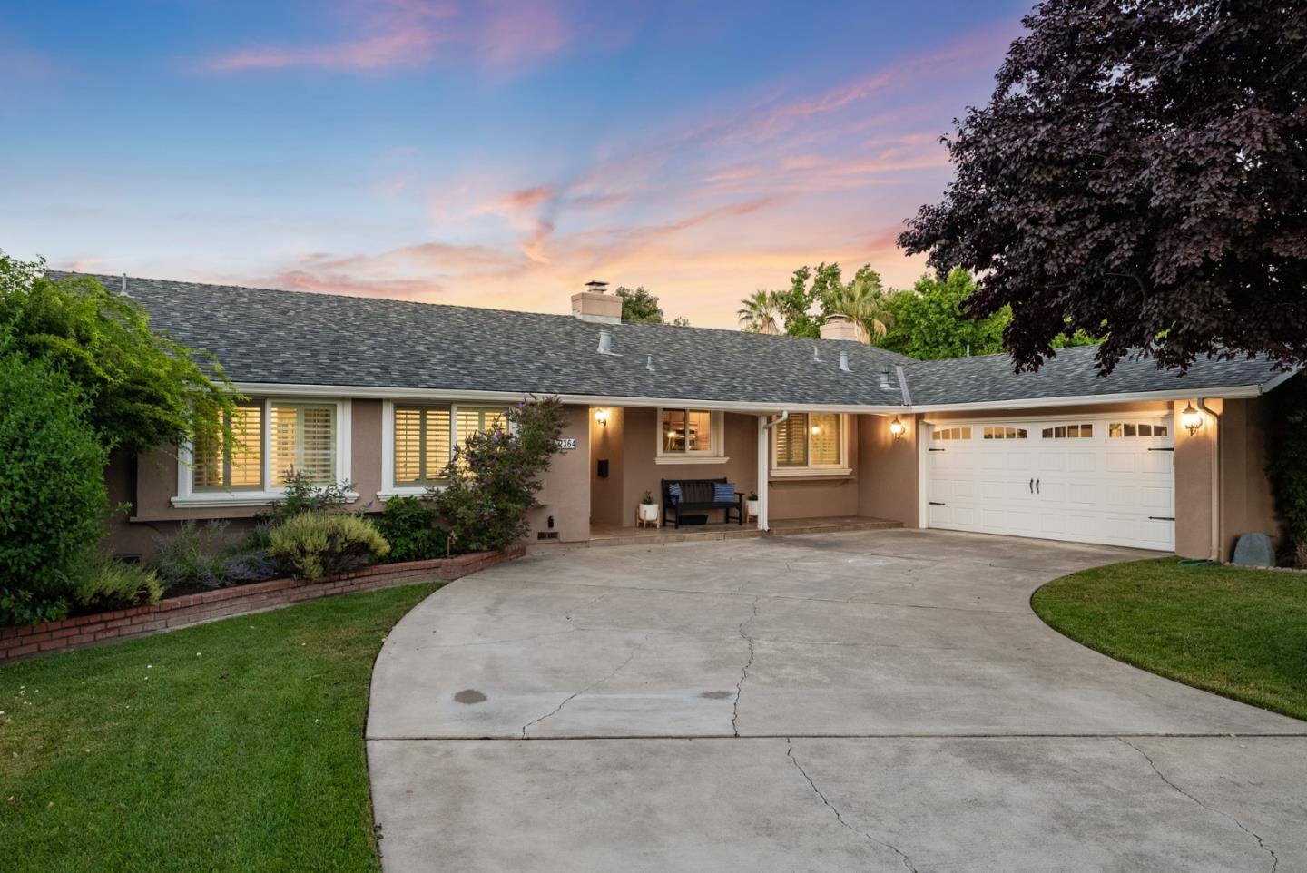 Neighborhood Neighborhood-78