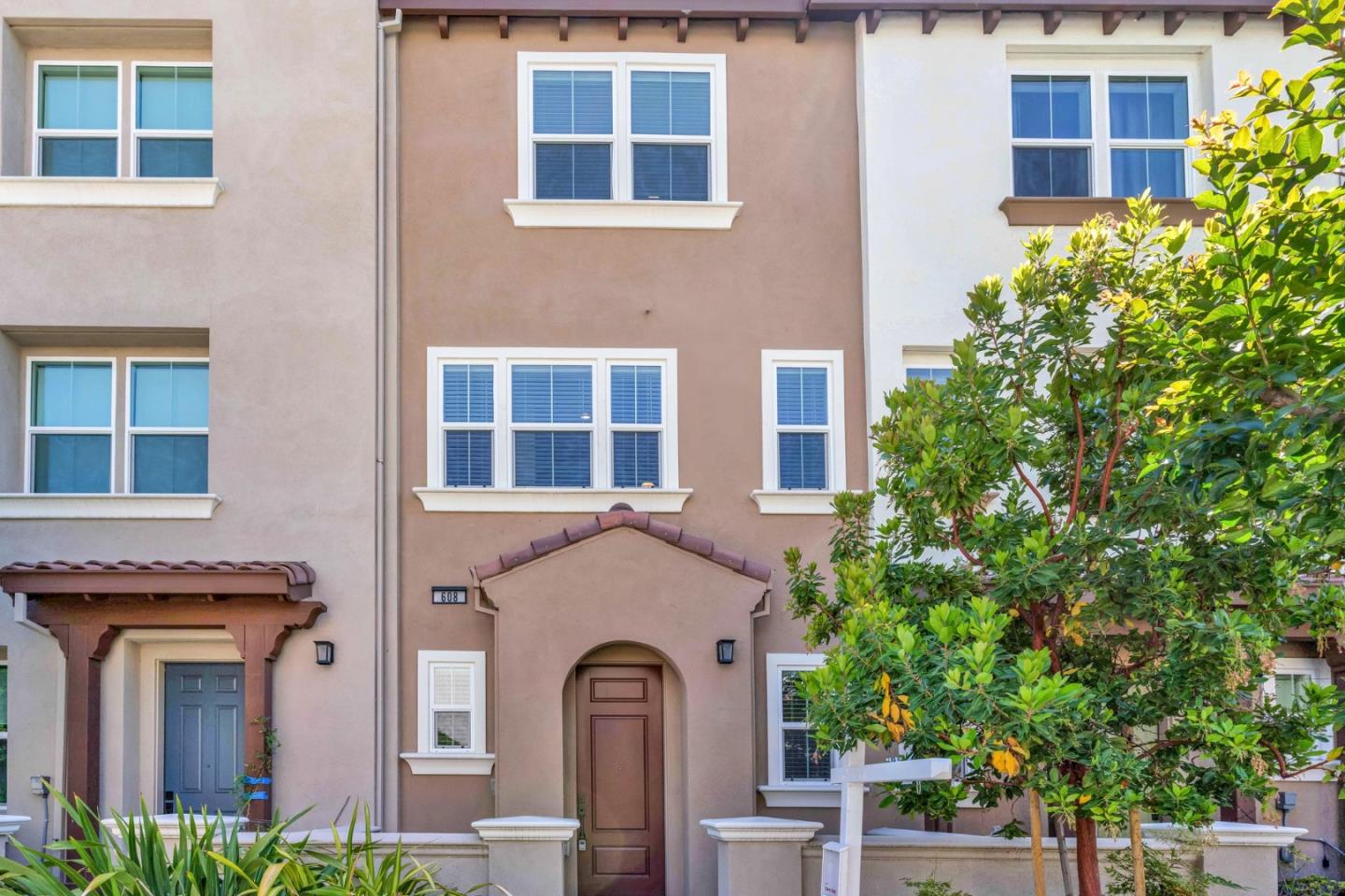 Neighborhood Neighborhood-24