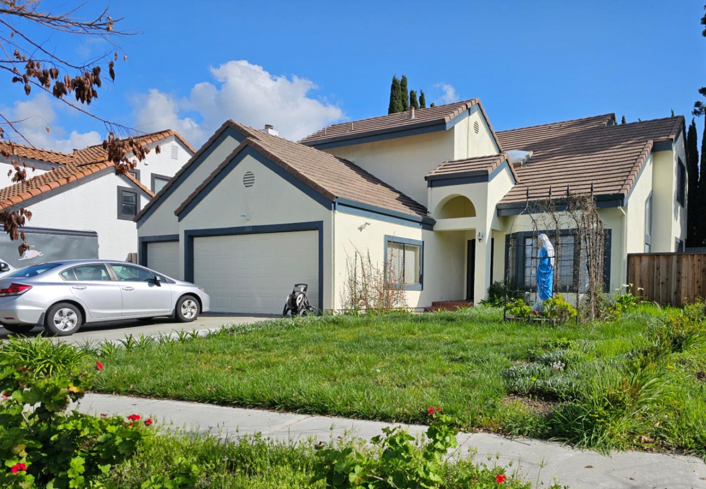 Neighborhood Neighborhood-20