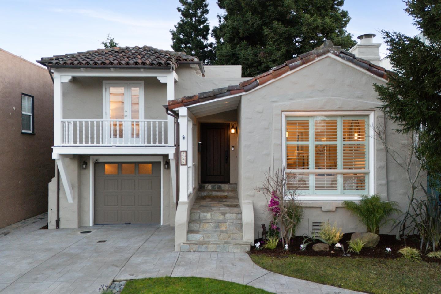 Neighborhood Neighborhood-20