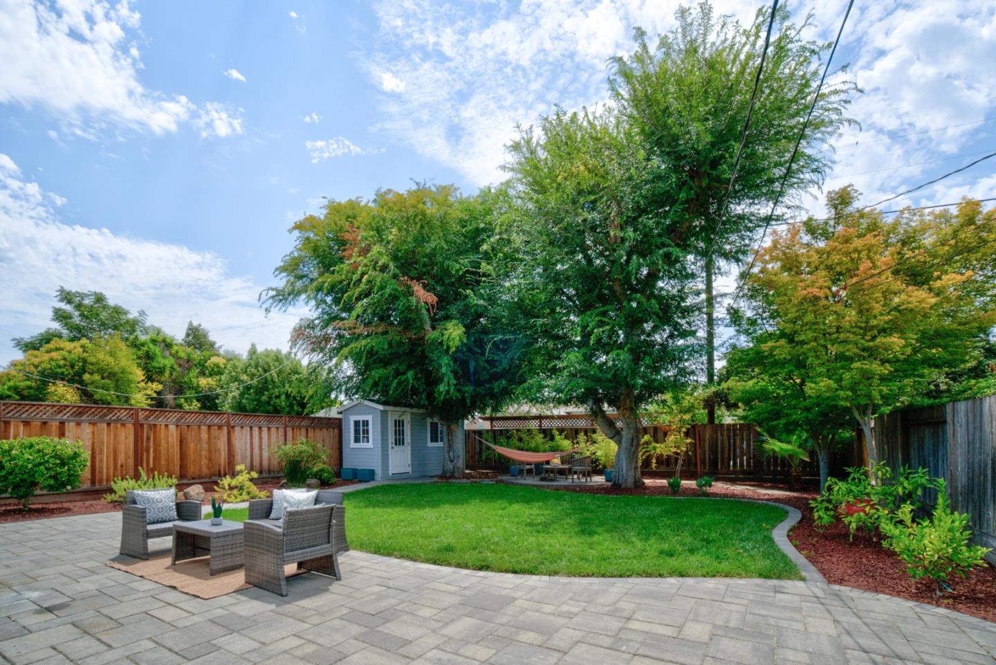 Neighborhood Neighborhood-80