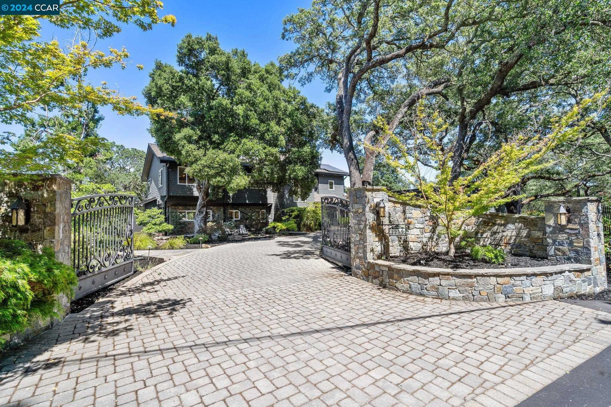 Neighborhood Neighborhood-10