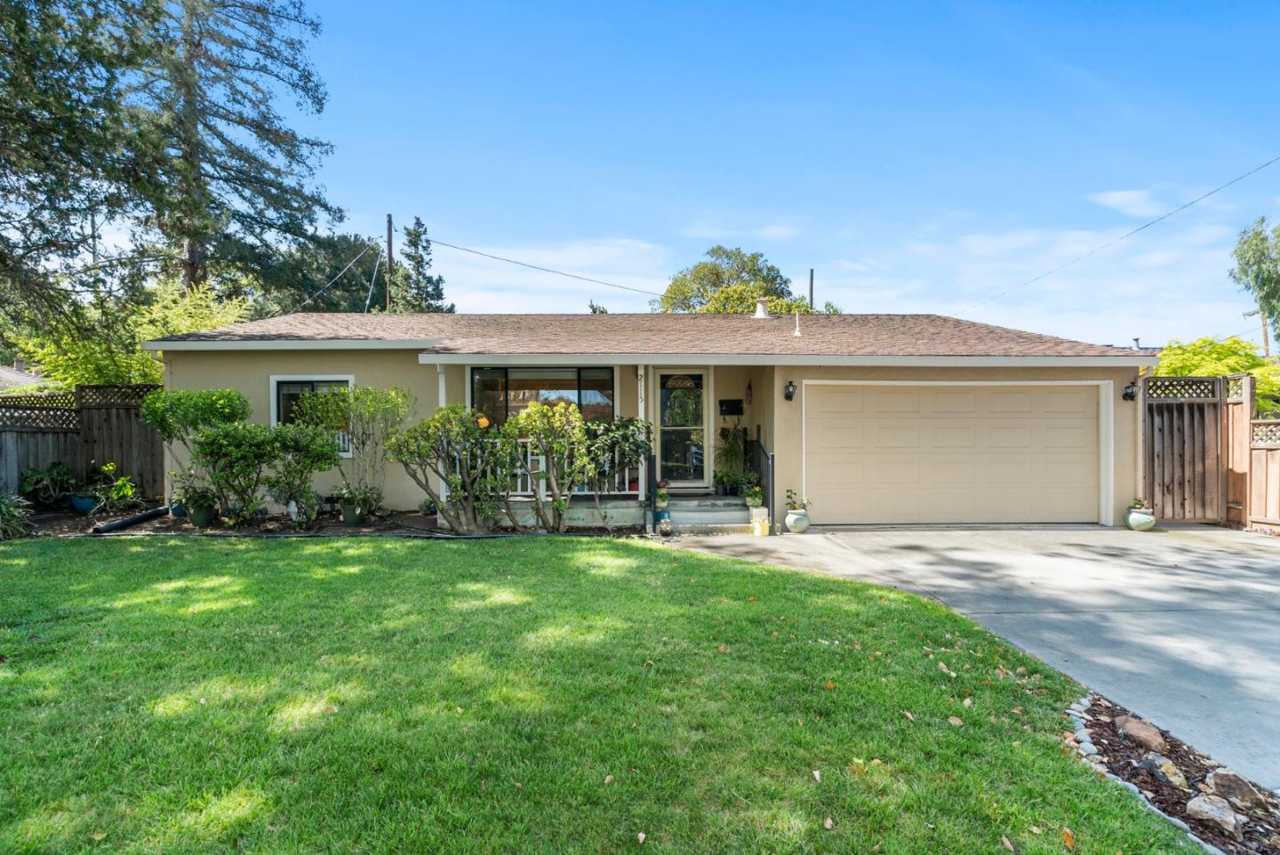 Neighborhood Neighborhood-20