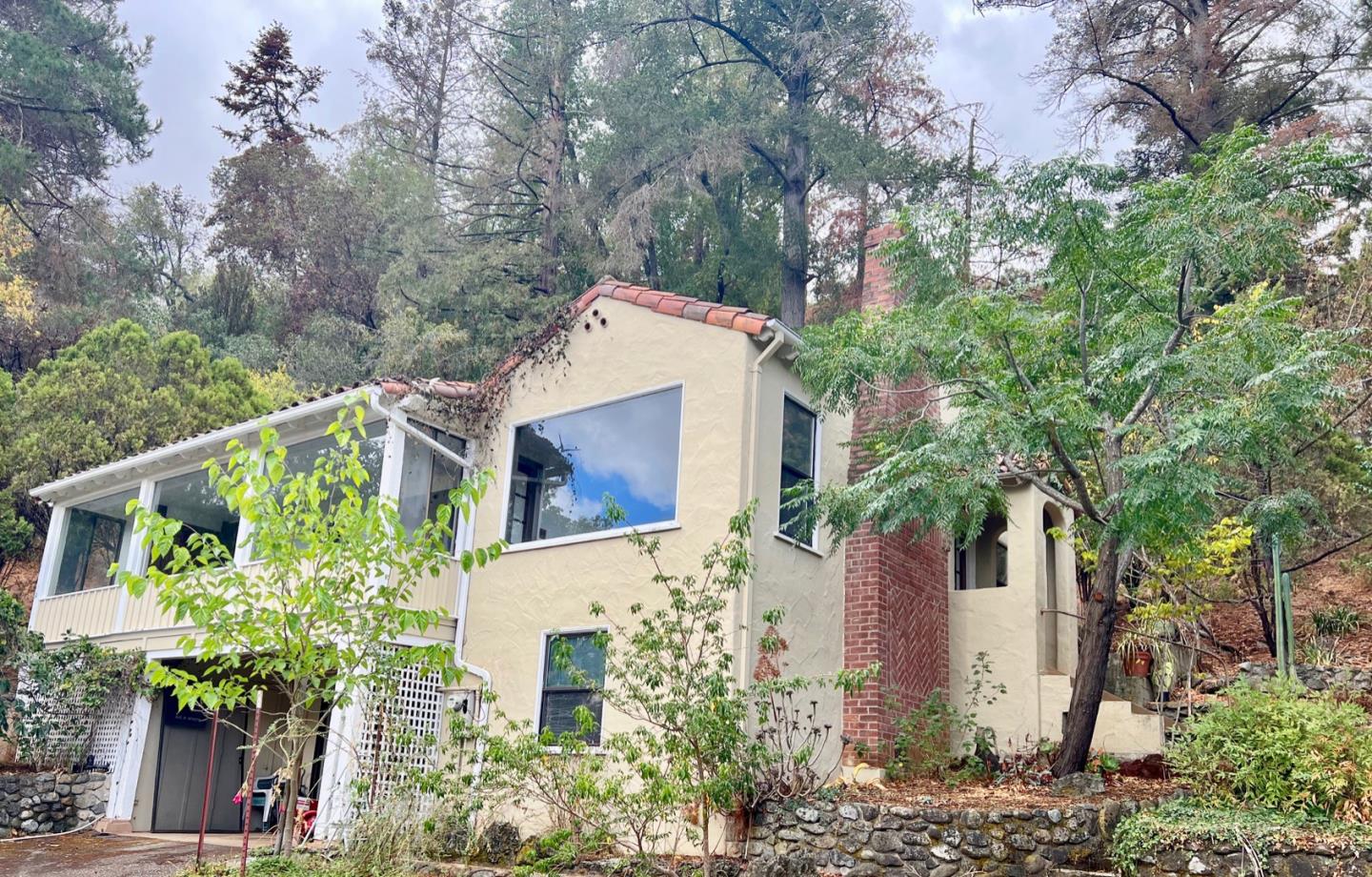 Neighborhood Neighborhood-84